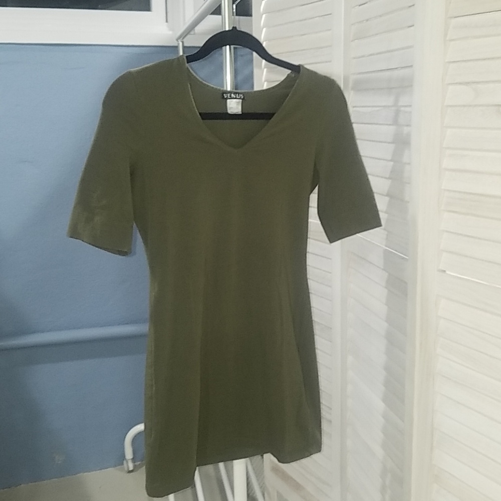VENUS Green Top